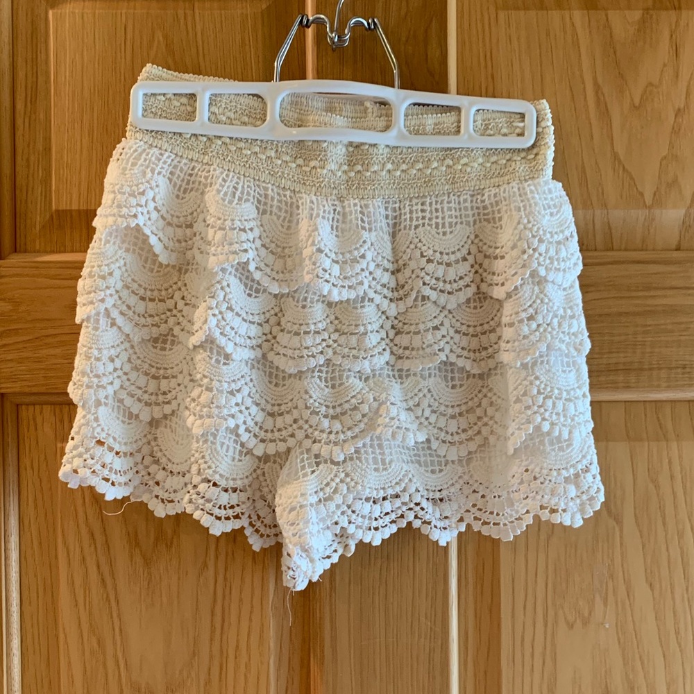 Rewind Cream Youth Lace Shorts